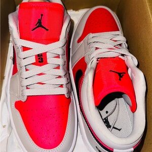 Nike Air Jordan 1 Low Iron Ore Siren Red Womens 7 NEW (IN BOX)